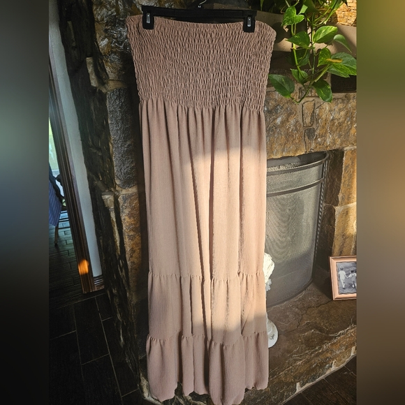 Ces Femme Strapless Maxi! 🦋 - Picture 1 of 8
